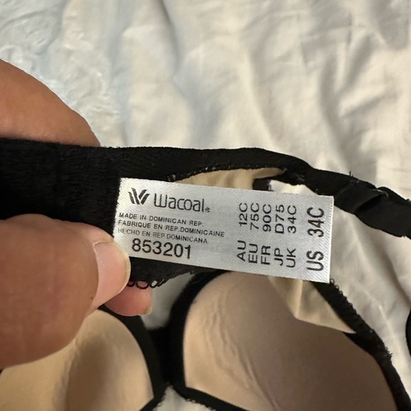 Wacoal Womens Lace Finesse Contour Bra in black - Picture 2 of 4